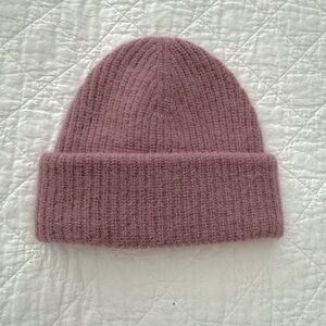 NWOT Babaton Ribbed Knit Beanie in Dusty Pink
